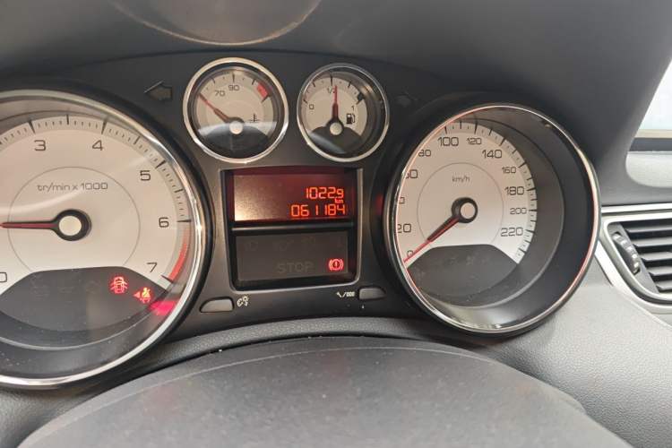 Used Peugeot 308 2014 Enjoy Edition Classic 1.6L Manual Fashion Model Odometer Close Up