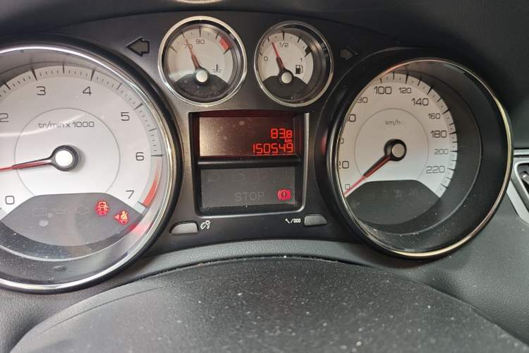 Used Peugeot 308 2014 Enjoy Edition Classic 1.6L Manual Fashion Model Odometer Close Up