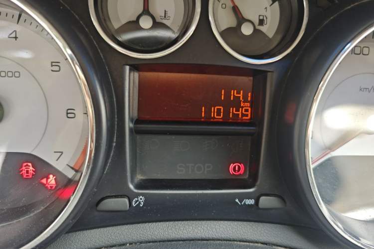 Used Peugeot 308 2014 Enjoy Edition Classic 1.6L Manual Fashion Model Odometer Close Up