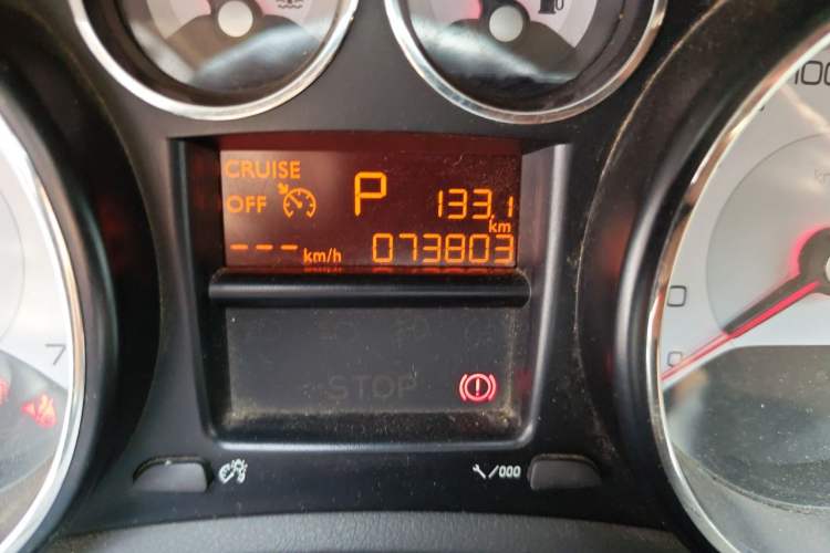 Used Peugeot 308 2014 Enjoyment Edition Classic 1.6L Automatic Fashion Model Odometer Close Up