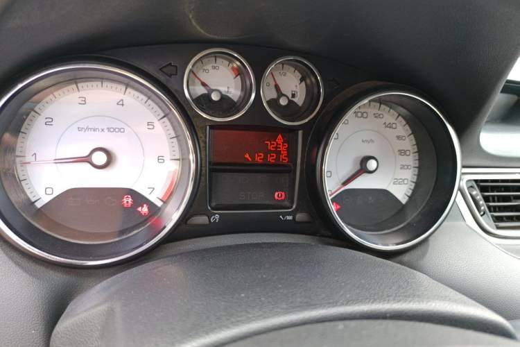 Used Peugeot 308 2014 Enjoy Edition Classic 1.6L Manual YouShang Model Odometer Close Up