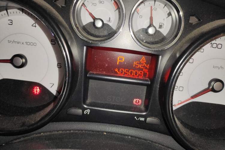 Used Peugeot 308 2014 Enjoy Edition Classic 1.6L Automatic Premium Model Odometer Close Up