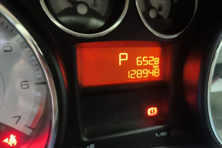 Used Peugeot 308 2014 Enjoy Edition Classic 1.6L Automatic Premium Model Odometer Close Up