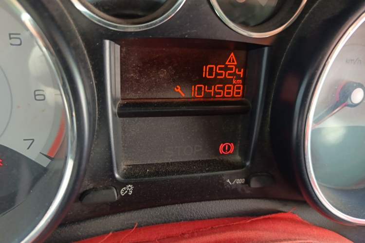 Used Peugeot 308 2014 Enjoy Edition Classic 1.6L Manual Fashion Model Odometer Close Up