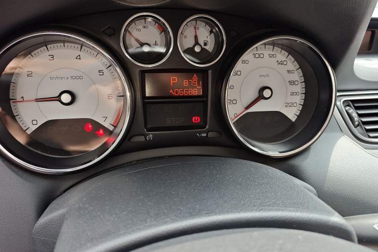 Used Peugeot 308 2014 Enjoy Edition Classic 1.6L Automatic Premium Model Odometer Close Up
