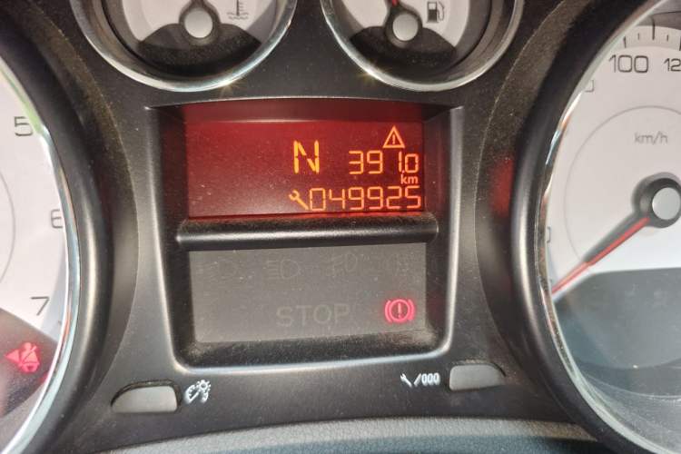 Used Peugeot 308 2014 Enjoy Edition Classic 1.6L Automatic Premium Model Odometer Close Up