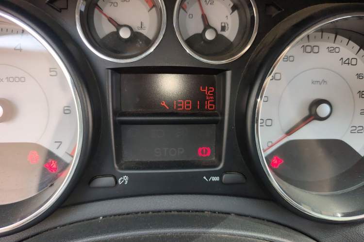 Used Peugeot 308 2014 Enjoy Edition Classic 1.6L Manual Fashion Model Odometer Close Up