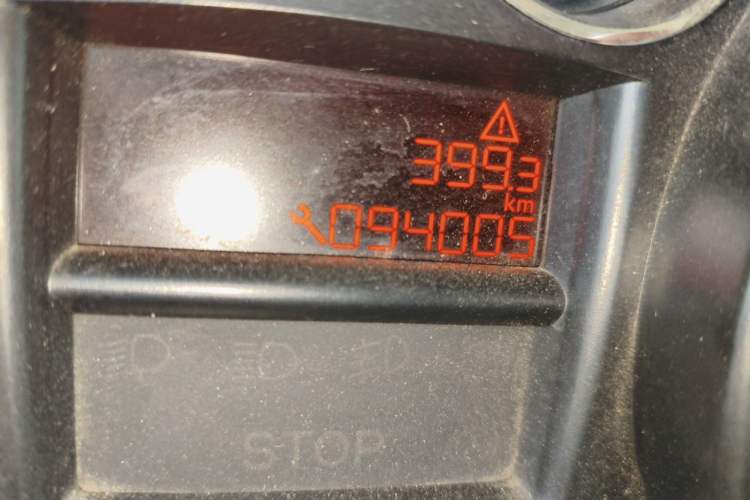 Used Peugeot 308 2014 Enjoy Edition Classic 1.6L Manual YouShang Model Odometer Close Up