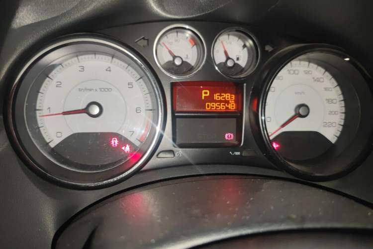 Used Peugeot 308 2014 Enjoy Edition Classic 1.6L Automatic Premium Model Odometer Close Up