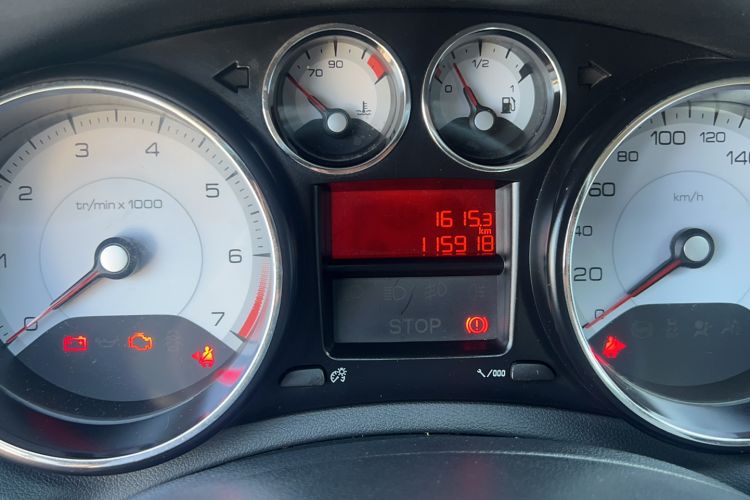 Used Peugeot 308 2014 Enjoy Edition Classic 1.6L Manual YouShang Model Odometer Close Up