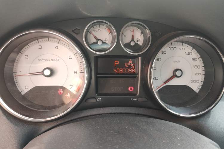 Used Peugeot 308 2014 Enjoy Edition Classic 1.6L Automatic Premium Model Odometer Close Up