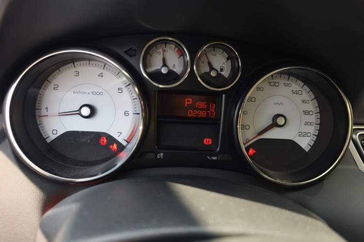 Used Peugeot 308 2014 Enjoy Edition Classic 1.6L Automatic Premium Model Odometer Close Up