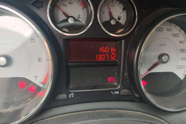 Used Peugeot 308 2014 Enjoy Edition Classic 1.6L Manual YouShang Model Odometer Close Up