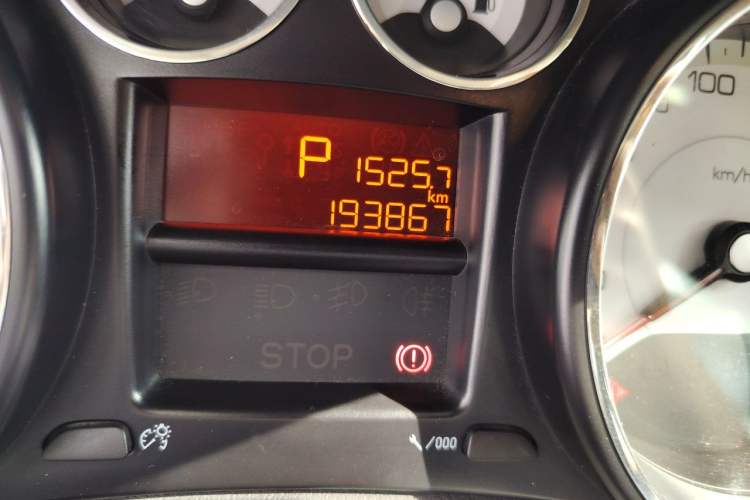 Used Peugeot 308 2014 Enjoy Edition Classic 1.6L Automatic Premium Model Odometer Close Up