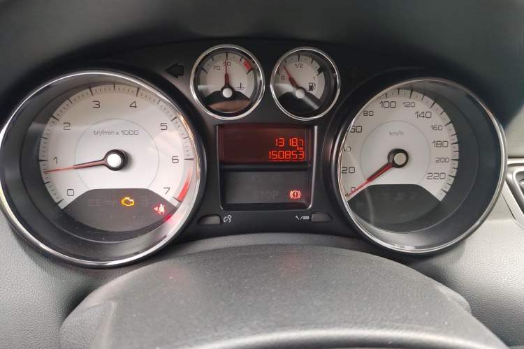 Used Peugeot 308 2014 Enjoy Edition Classic 1.6L Manual YouShang Model Odometer Close Up
