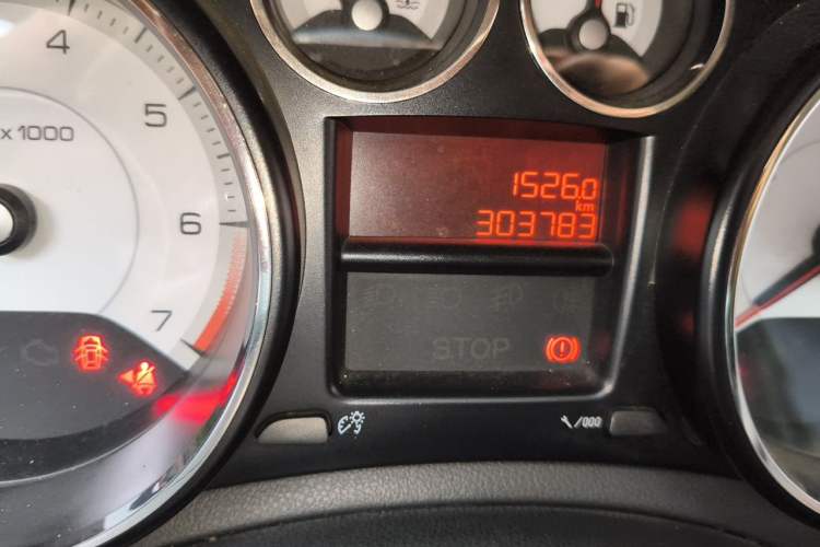 Used Peugeot 308 2014 Enjoy Edition Classic 1.6L Manual YouShang Model Odometer Close Up