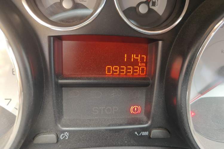 Used Peugeot 308 2014 Enjoy Edition Classic 1.6L Manual YouShang Model Odometer Close Up