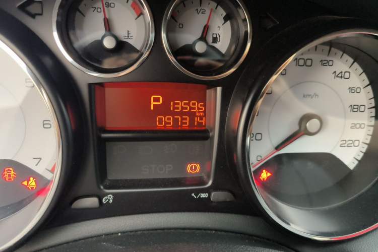 Used Peugeot 308 2014 Enjoy Edition Classic 1.6L Automatic Premium Model Odometer Close Up
