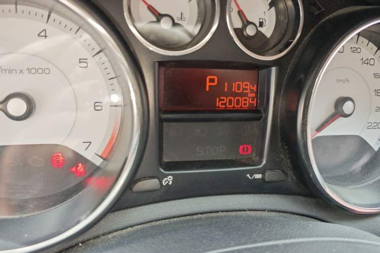 Used Peugeot 308 2014 Enjoy Edition Classic 1.6L Automatic Premium Model Odometer Close Up