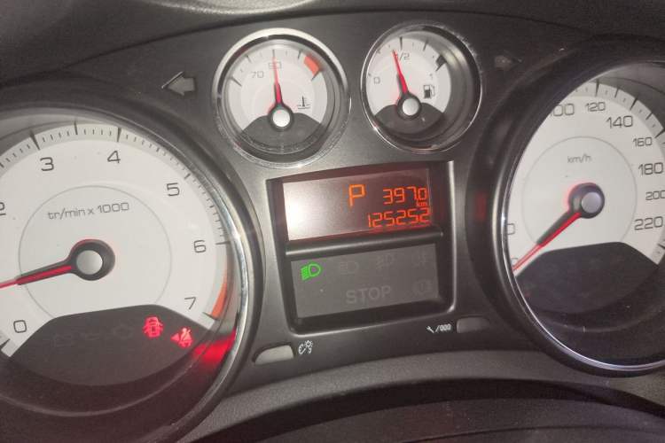 Used Peugeot 308 2014 Enjoy Edition Classic 1.6L Automatic Premium Model Odometer Close Up