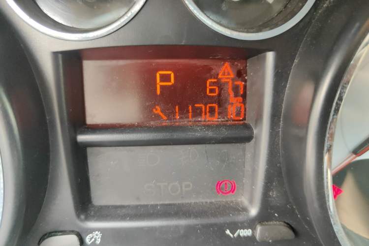 Used Peugeot 308 2014 Enjoy Edition Classic 1.6L Automatic Premium Model Odometer Close Up