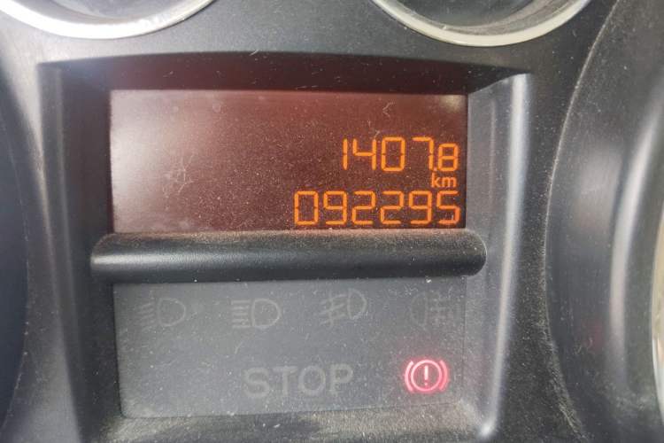 Used Peugeot 308 2014 Enjoy Edition Classic 1.6L Manual YouShang Model Odometer Close Up