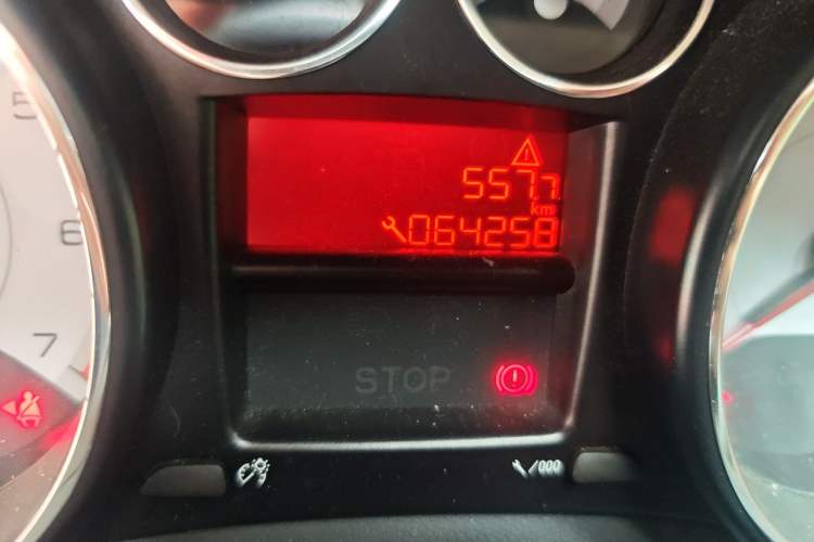 Used Peugeot 308 2014 Enjoy Edition Classic 1.6L Manual YouShang Model Odometer Close Up