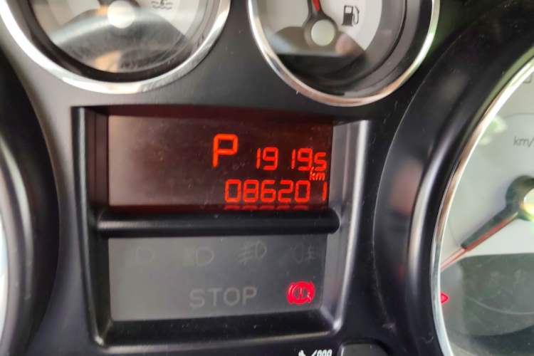 Used Peugeot 308 2014 Enjoy Edition Classic 1.6L Automatic Premium Model Odometer Close Up