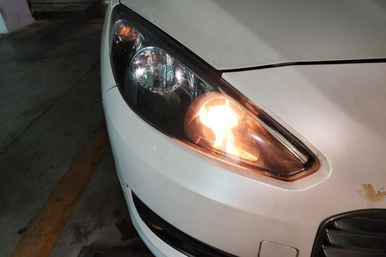 Used Peugeot 308 2014 Enjoy Edition Classic 1.6L Automatic Premium Model Right Front Headlight