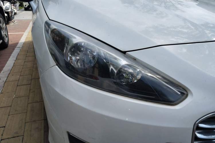 Used Peugeot 308 2014 Enjoy Edition Classic 1.6L Manual YouShang Model Right Front Headlight