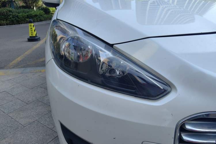 Used Peugeot 308 2014 Enjoy Edition Classic 1.6L Automatic Premium Model Right Front Headlight