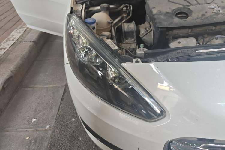 Used Peugeot 308 2014 Enjoy Edition Classic 1.6L Automatic Premium Model Right Front Headlight