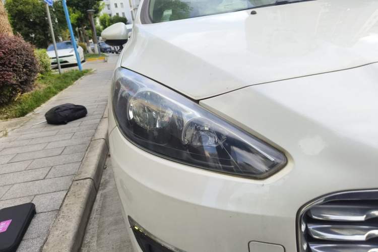 Used Peugeot 308 2014 Enjoy Edition Classic 1.6L Automatic Premium Model Right Front Headlight