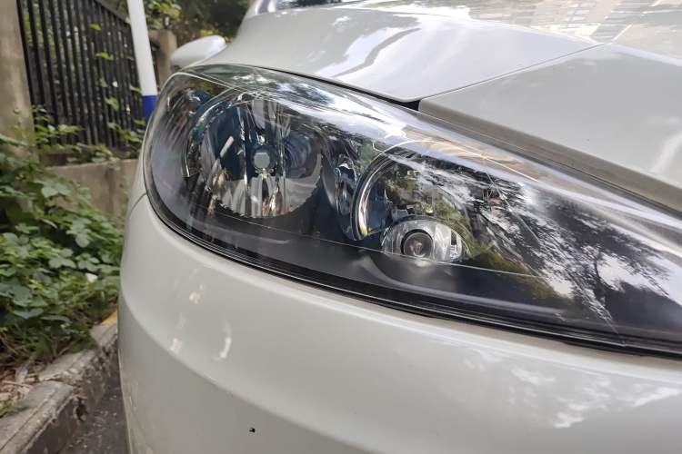 Used Peugeot 308 2014 Enjoy Edition Classic 1.6L Automatic Premium Model Right Front Headlight