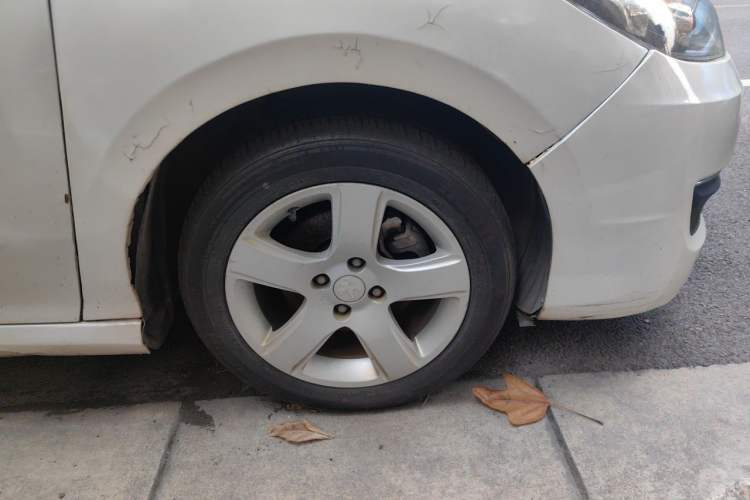 Used Peugeot 308 2014 Enjoy Edition Classic 1.6L Automatic Premium Model Right Front Wheel Hub