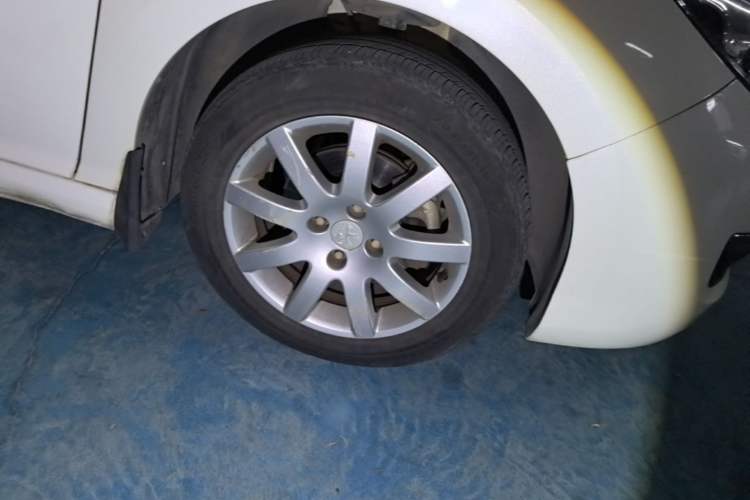Used Peugeot 308 2014 Enjoy Edition Classic 1.6L Automatic Premium Model Right Front Wheel Hub