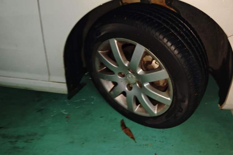 Used Peugeot 308 2014 Enjoy Edition Classic 1.6L Automatic Premium Model Right Front Wheel Hub