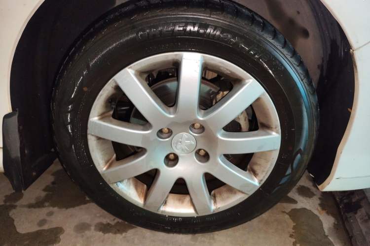 Used Peugeot 308 2014 Enjoy Edition Classic 1.6L Automatic Premium Model Right Front Wheel Hub