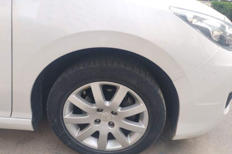 Used Peugeot 308 2014 Enjoy Edition Classic 1.6L Automatic Premium Model Right Front Wheel Hub