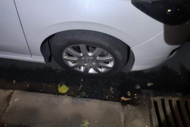 Used Peugeot 308 2014 Enjoy Edition Classic 1.6L Automatic Premium Model Right Front Wheel Hub