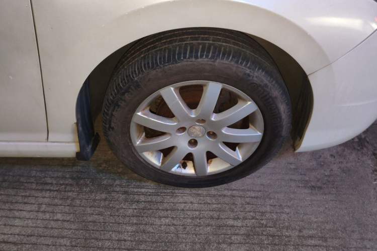 Used Peugeot 308 2014 Enjoy Edition Classic 1.6L Automatic Premium Model Right Front Wheel Hub