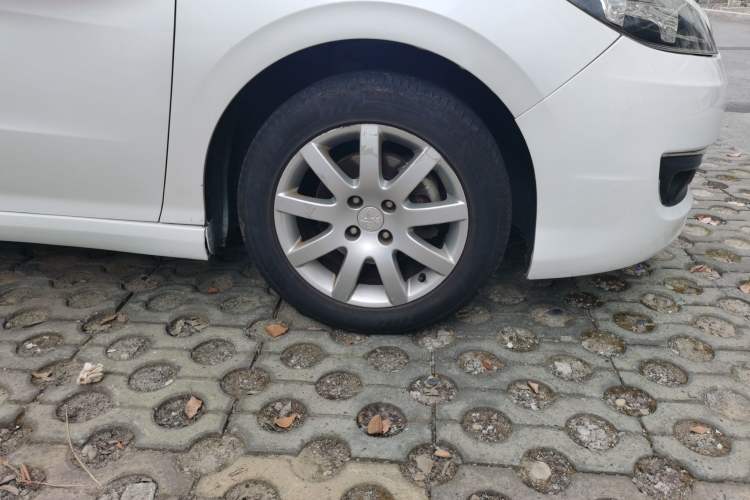 Used Peugeot 308 2014 Enjoy Edition Classic 1.6L Automatic Premium Model Right Front Wheel Hub