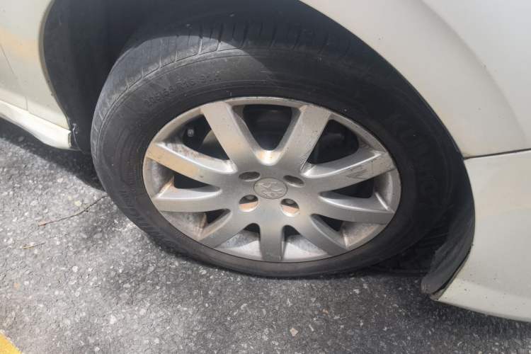 Used Peugeot 308 2014 Enjoy Edition Classic 1.6L Manual YouShang Model Right Front Wheel Hub
