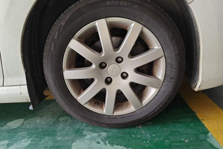 Used Peugeot 308 2014 Enjoyment Edition Classic 1.6L Automatic Fashion Model Right Front Wheel Hub