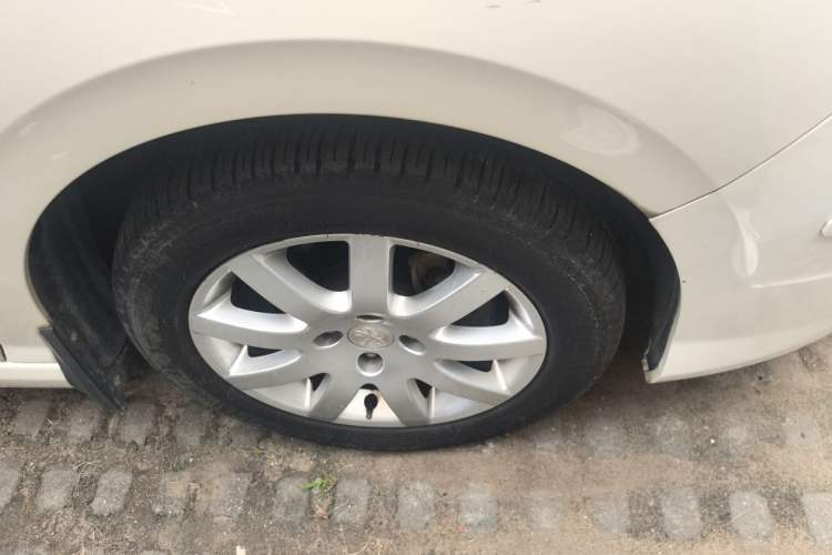 Used Peugeot 308 2014 Enjoyment Edition Classic 1.6L Automatic Fashion Model Right Front Wheel Hub