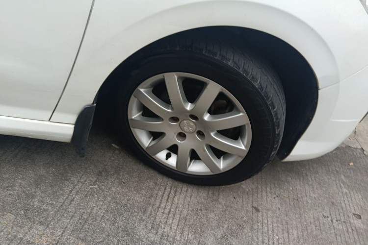 Used Peugeot 308 2014 Enjoy Edition Classic 1.6L Automatic Premium Model Right Front Wheel Hub