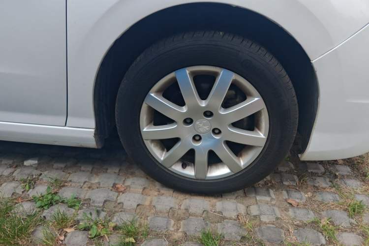 Used Peugeot 308 2014 Enjoy Edition Classic 1.6L Automatic Premium Model Right Front Wheel Hub