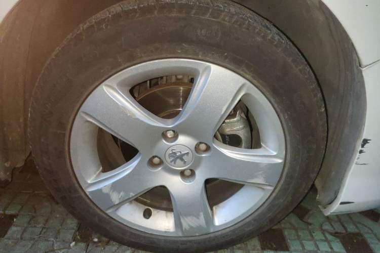 Used Peugeot 308 2014 Enjoy Edition Classic 1.6L Manual YouShang Model Right Front Wheel Hub