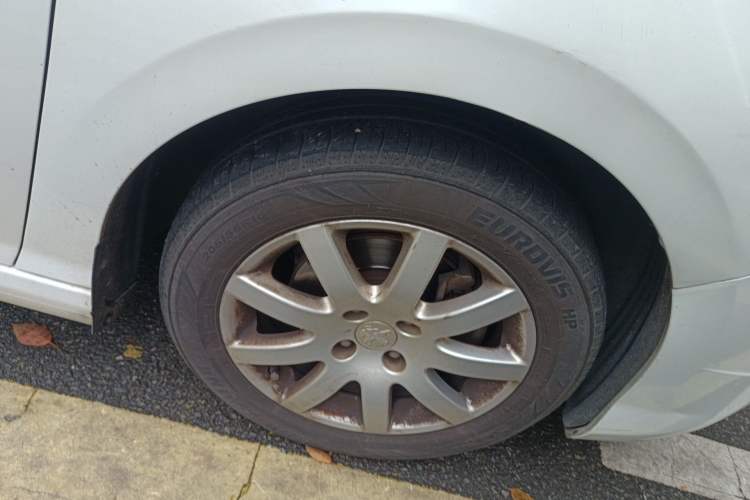 Used Peugeot 308 2014 Enjoy Edition Classic 1.6L Automatic Premium Model Right Front Wheel Hub