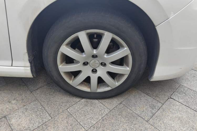 Used Peugeot 308 2014 Enjoy Edition Classic 1.6L Automatic Premium Model Right Front Wheel Hub